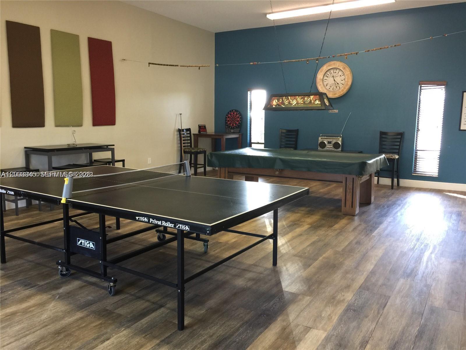TWIN LAKES SOUTH & TOWN V - Residential