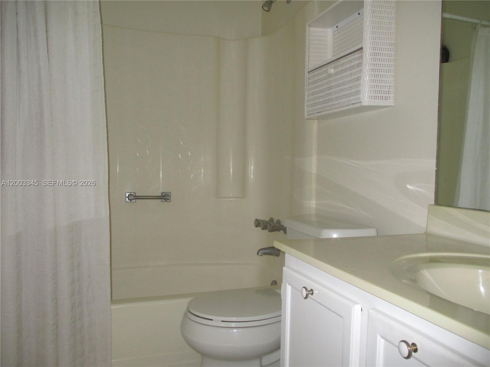 TWIN LAKES SOUTH & TOWN V - Residential