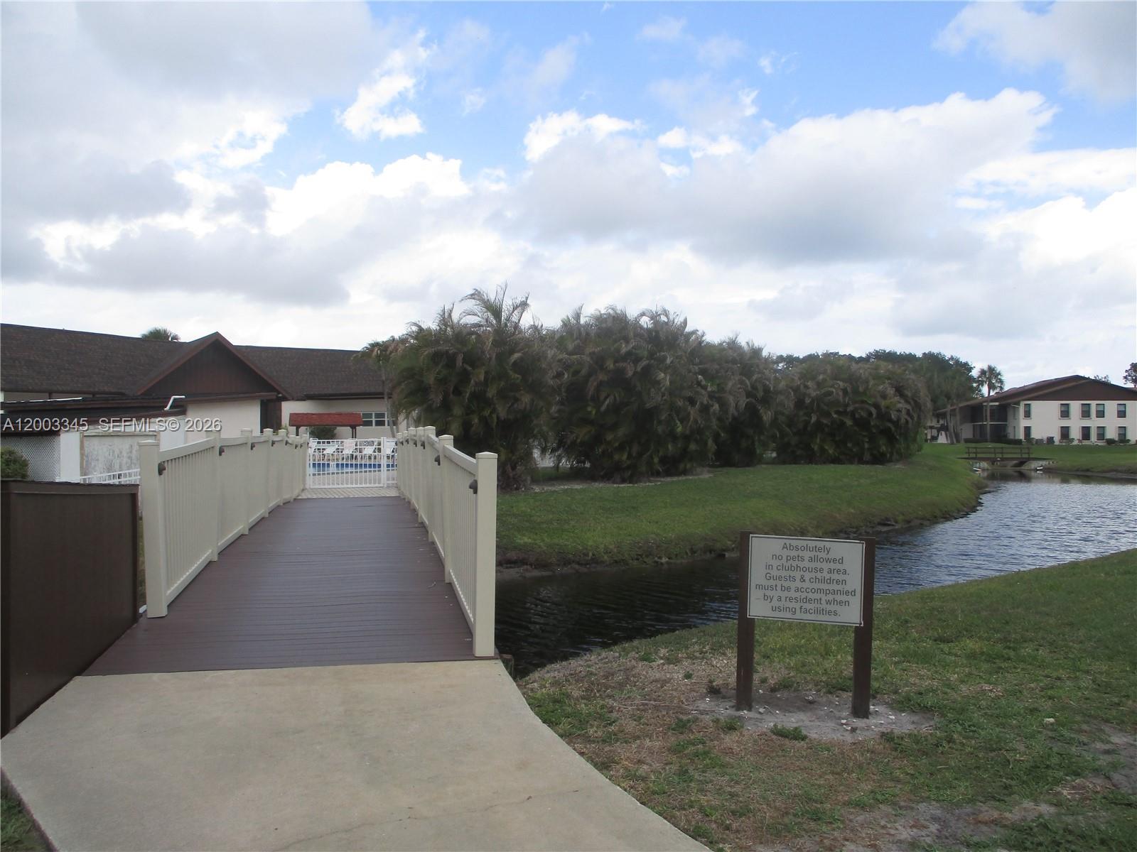 TWIN LAKES SOUTH & TOWN V - Residential