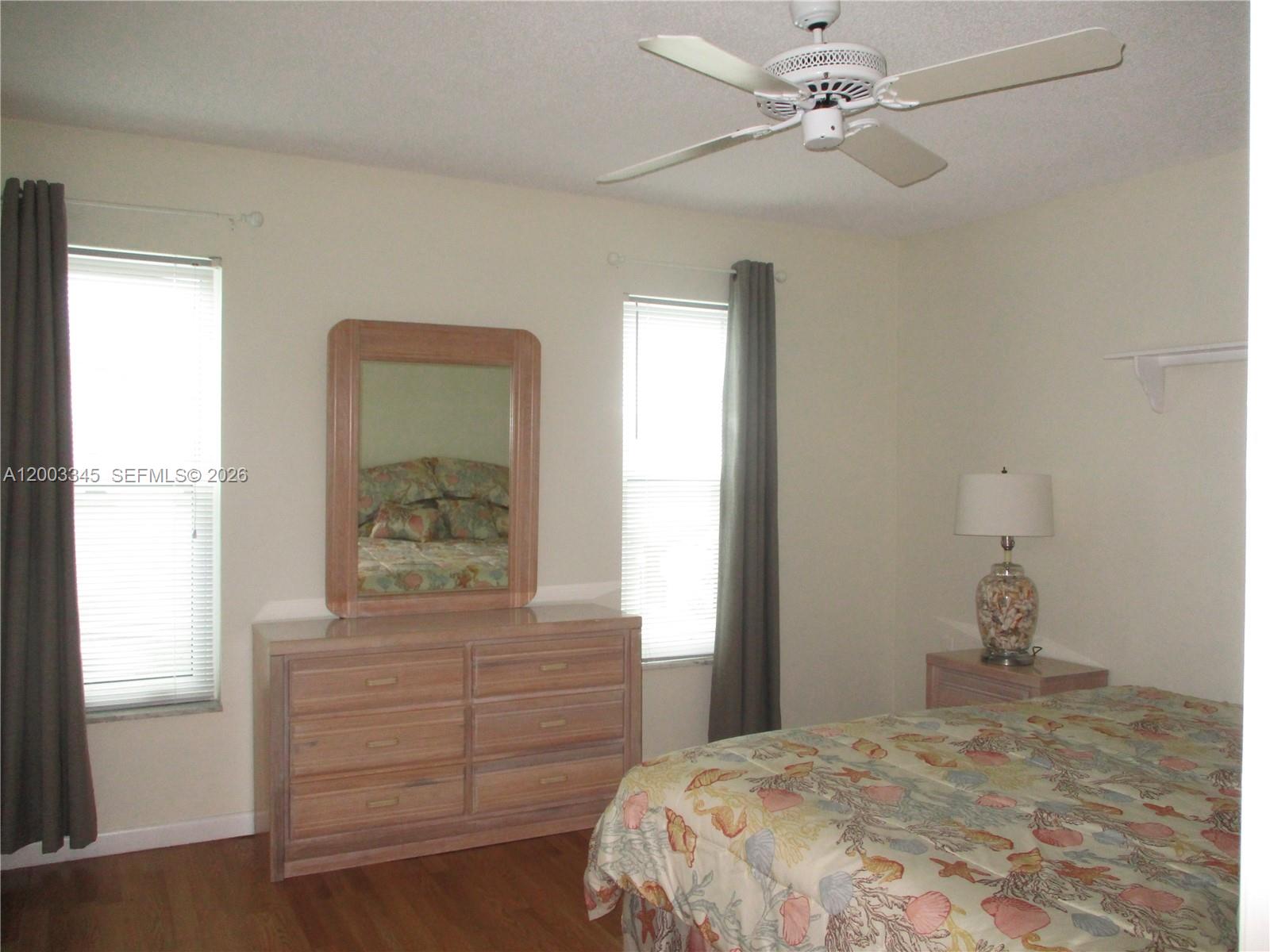 TWIN LAKES SOUTH & TOWN V - Residential
