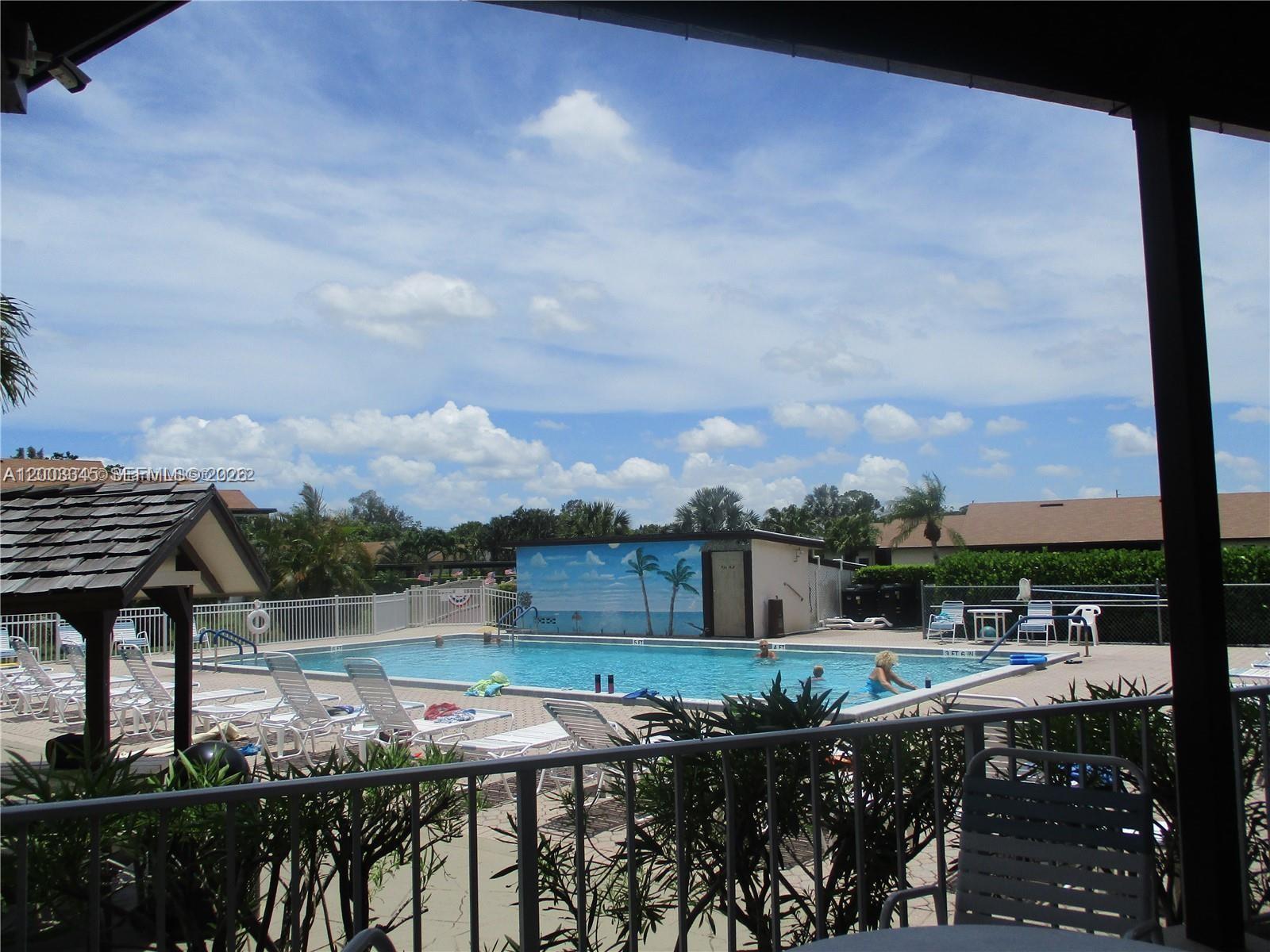 TWIN LAKES SOUTH & TOWN V - Residential