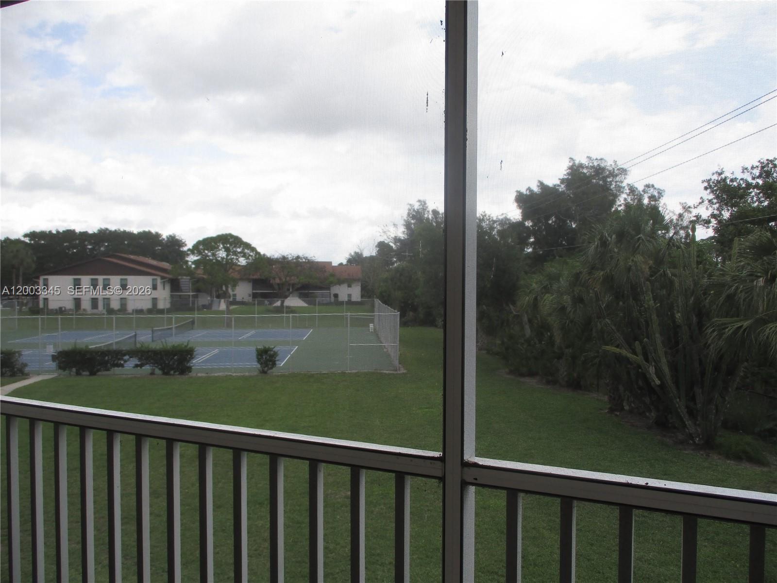 TWIN LAKES SOUTH & TOWN V - Residential