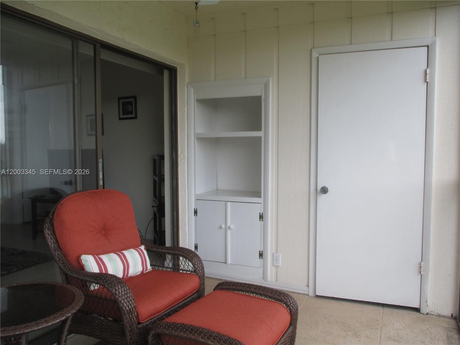 TWIN LAKES SOUTH & TOWN V - Residential