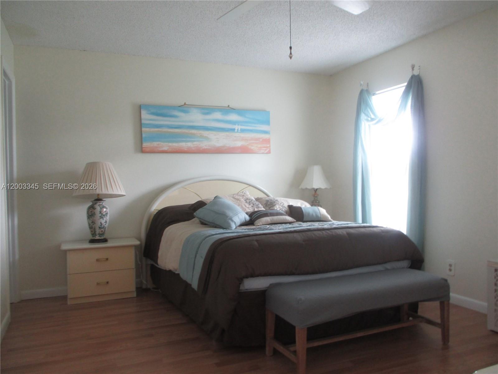 TWIN LAKES SOUTH & TOWN V - Residential