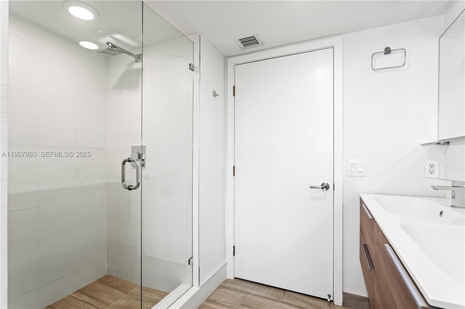 THE IVORY RESIDENCE CONDO - Residential