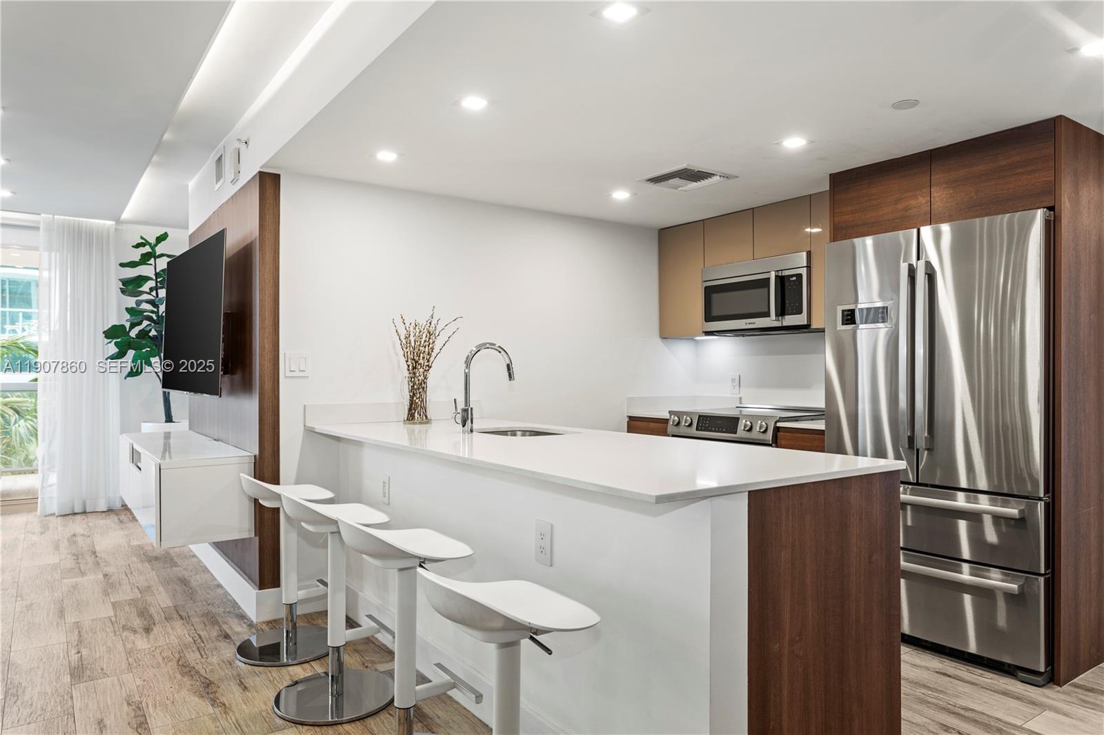 THE IVORY RESIDENCE CONDO - Residential