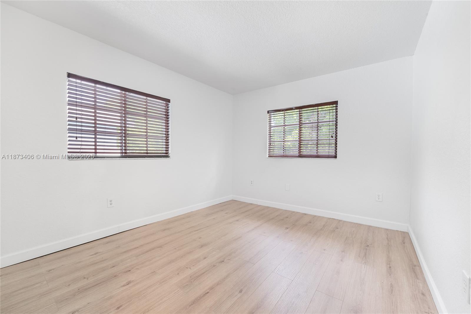 THE VILLAS OF ST AGNES CO - Residential