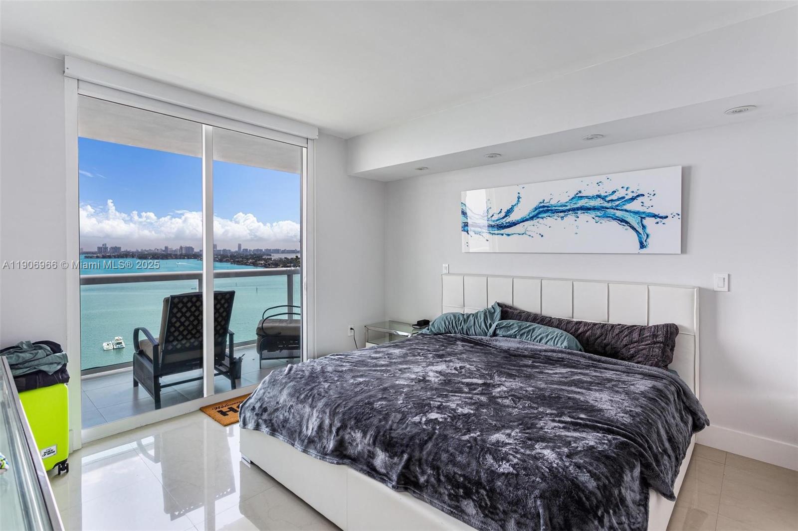 1800 CLUB CONDO - Residential Lease