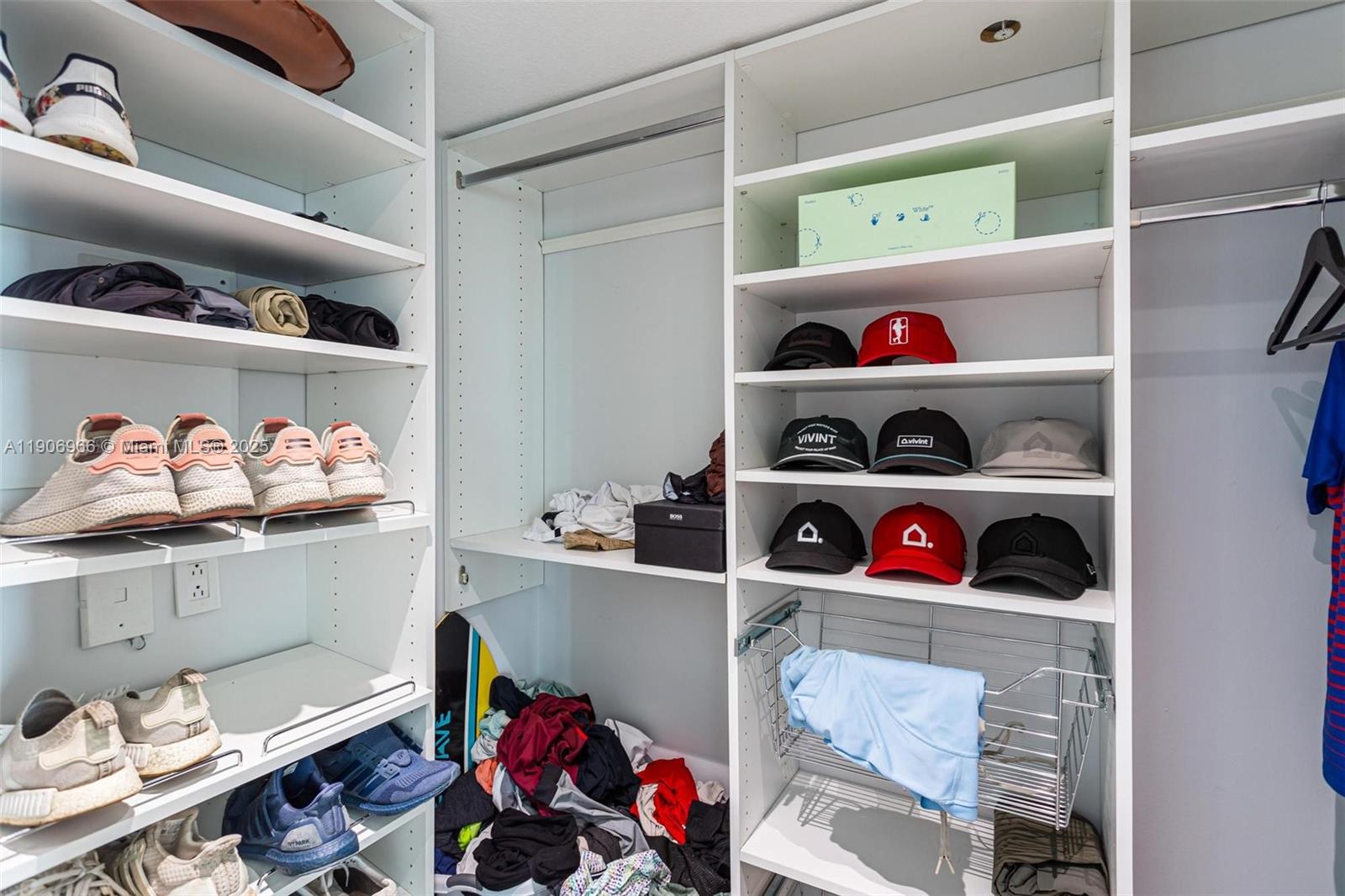 1800 CLUB CONDO - Residential Lease