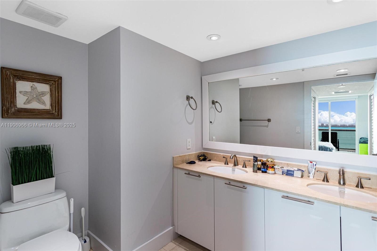 1800 CLUB CONDO - Residential Lease