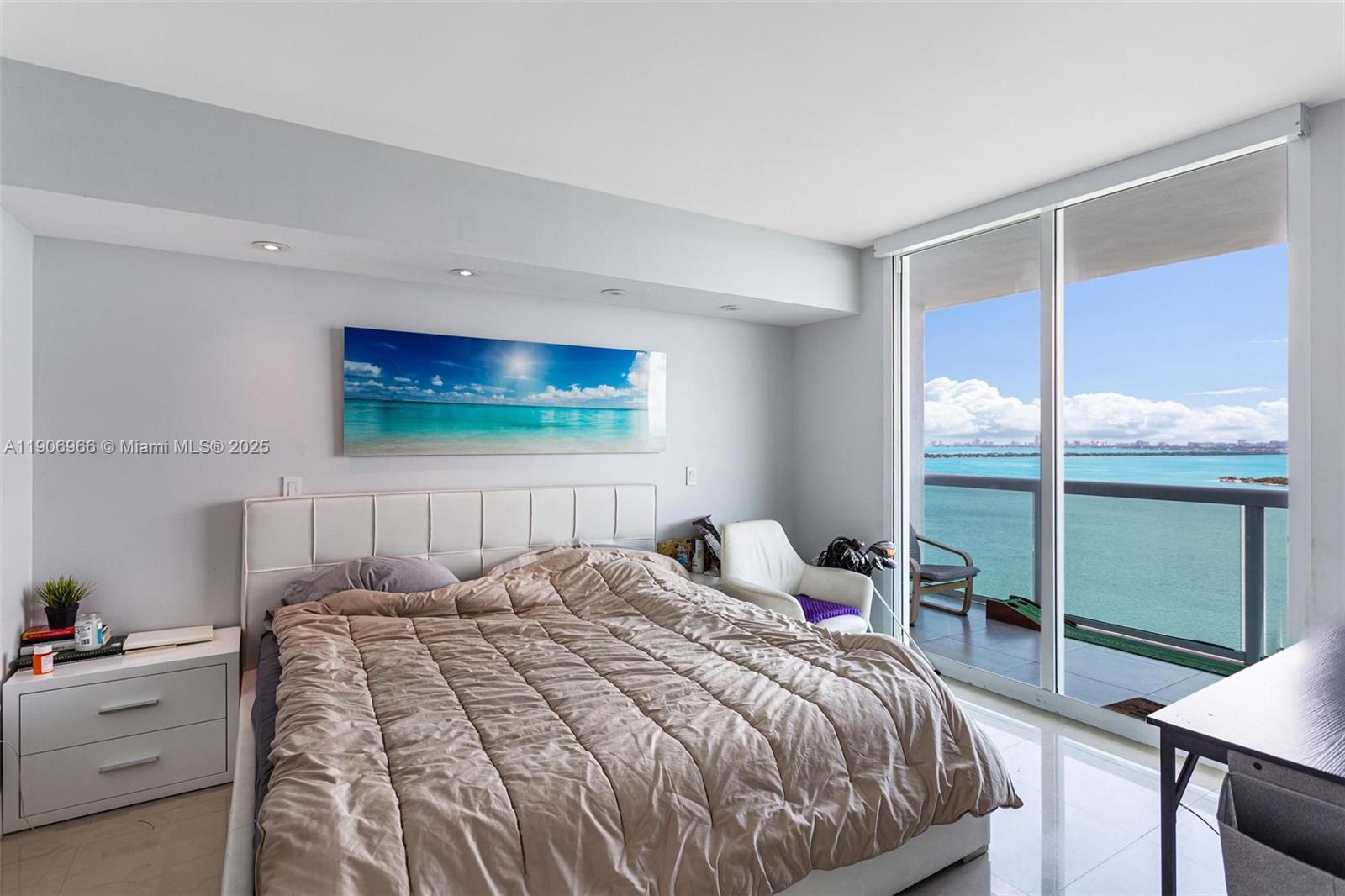 1800 CLUB CONDO - Residential Lease