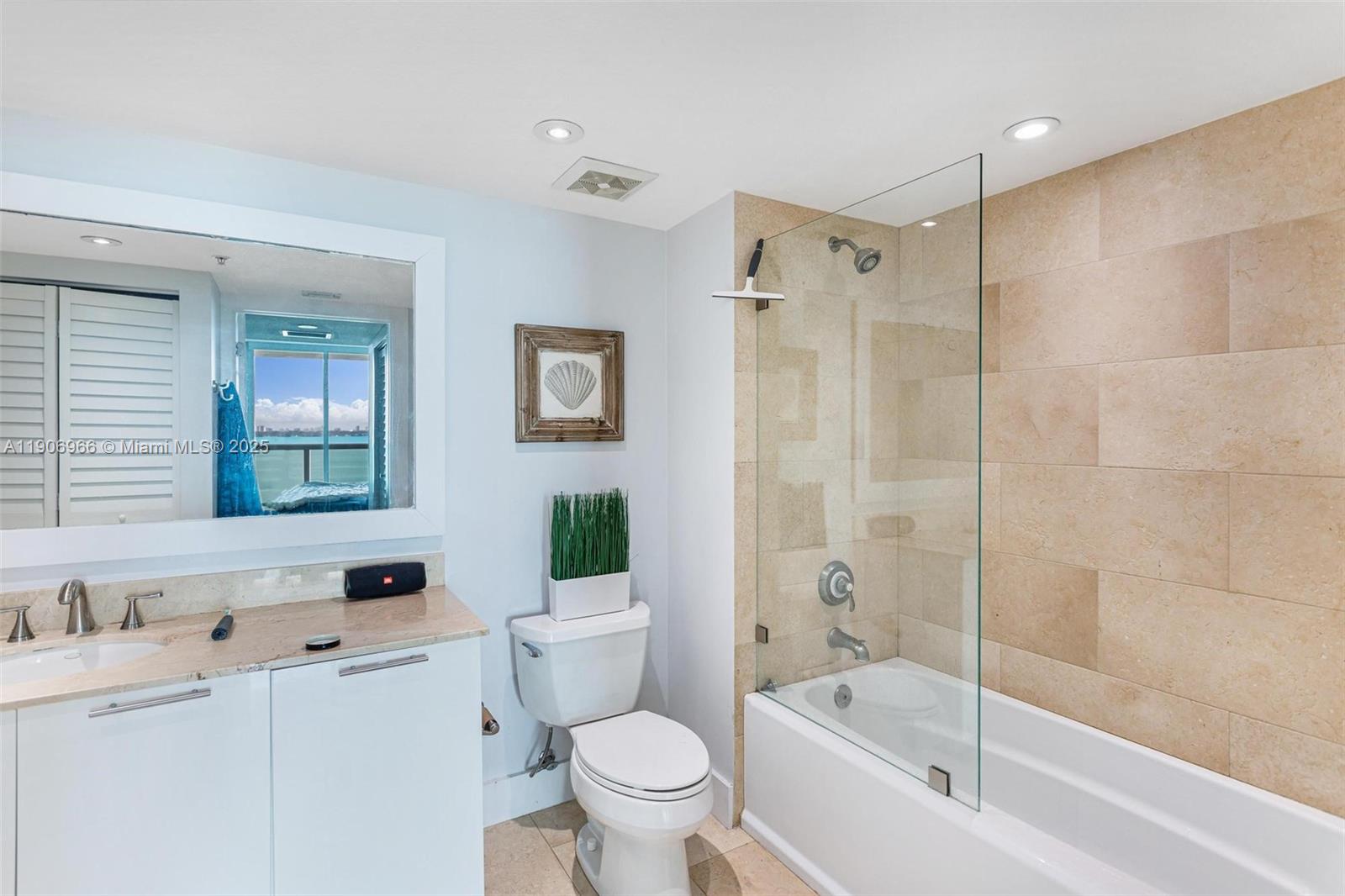 1800 CLUB CONDO - Residential Lease