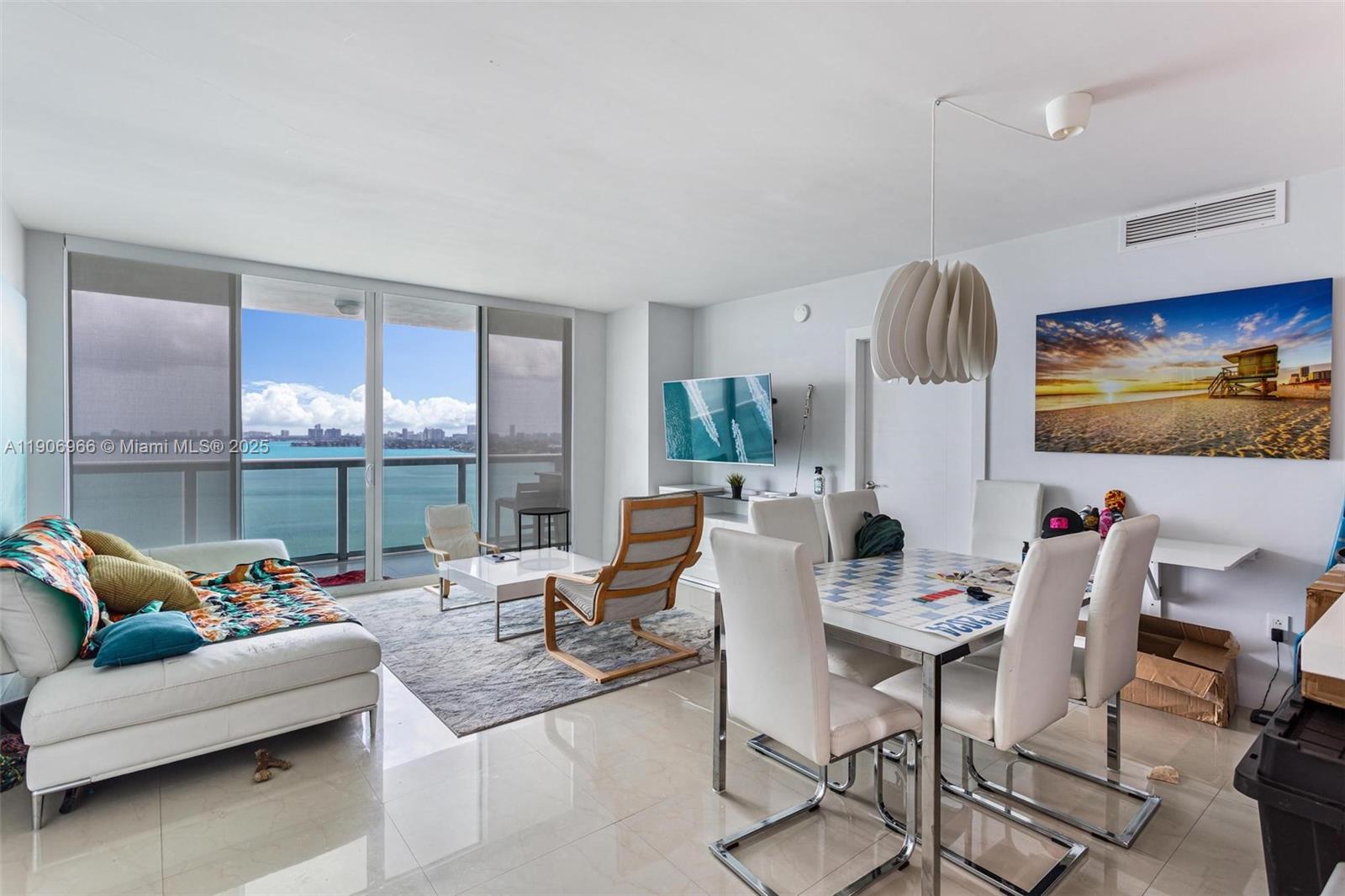 1800 CLUB CONDO - Residential Lease