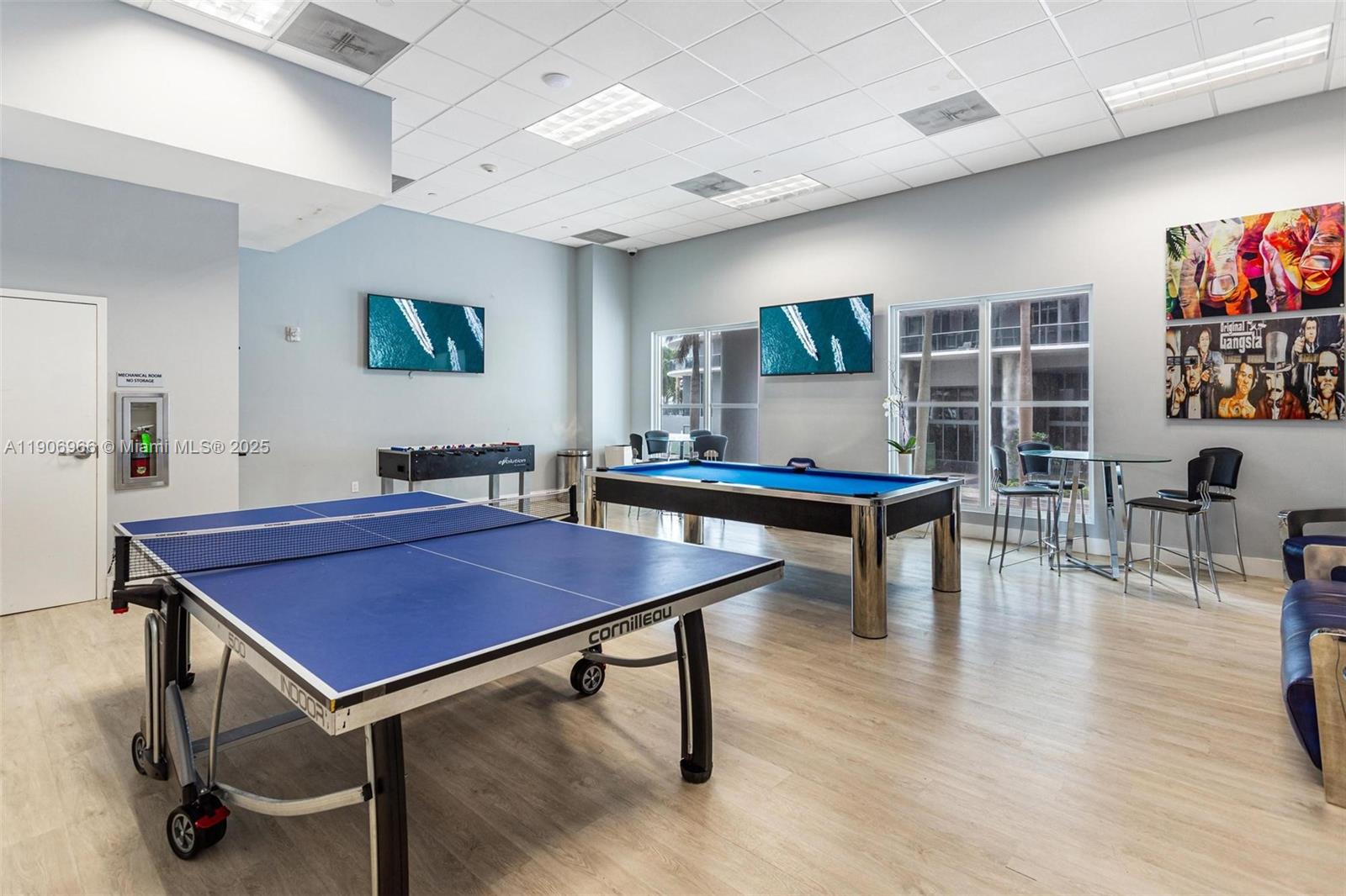 1800 CLUB CONDO - Residential Lease