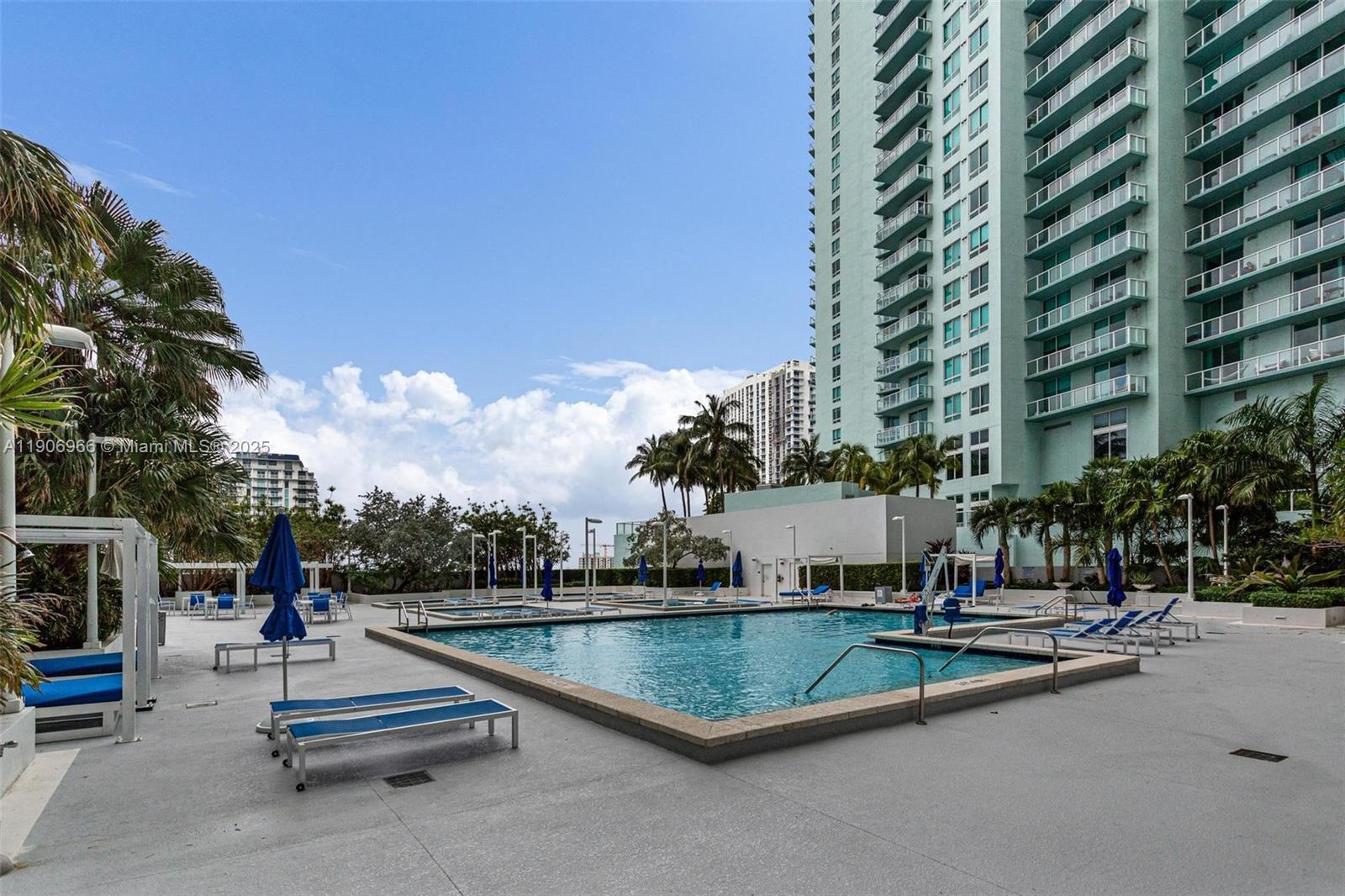 1800 CLUB CONDO - Residential Lease