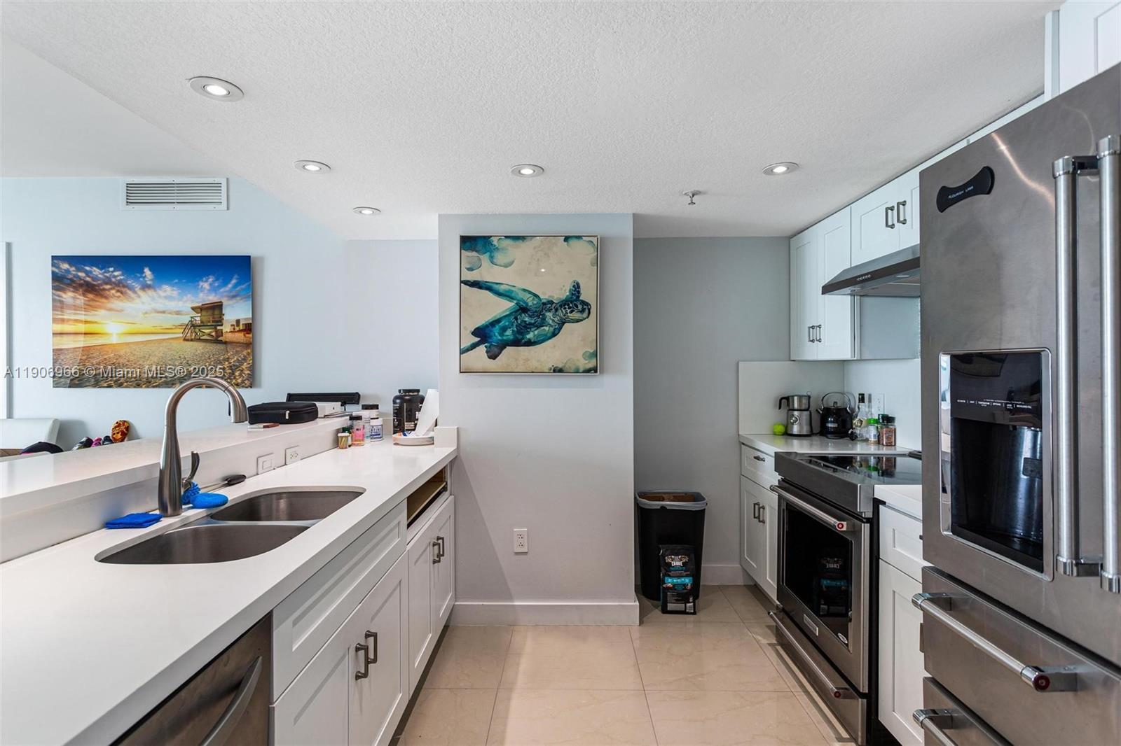 1800 CLUB CONDO - Residential Lease