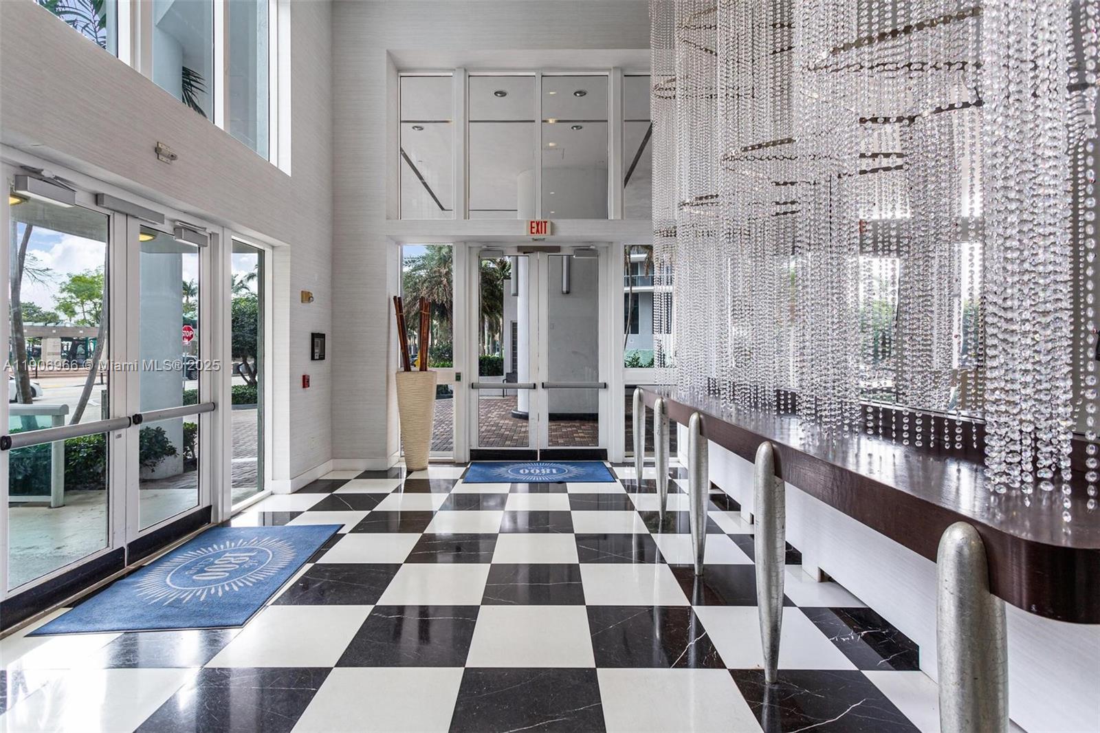 1800 CLUB CONDO - Residential Lease