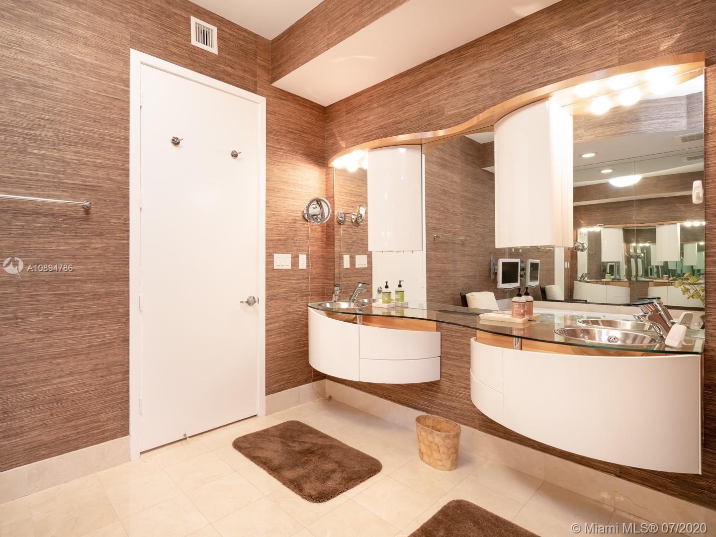 TRUMP PALACE CONDO - Residential
