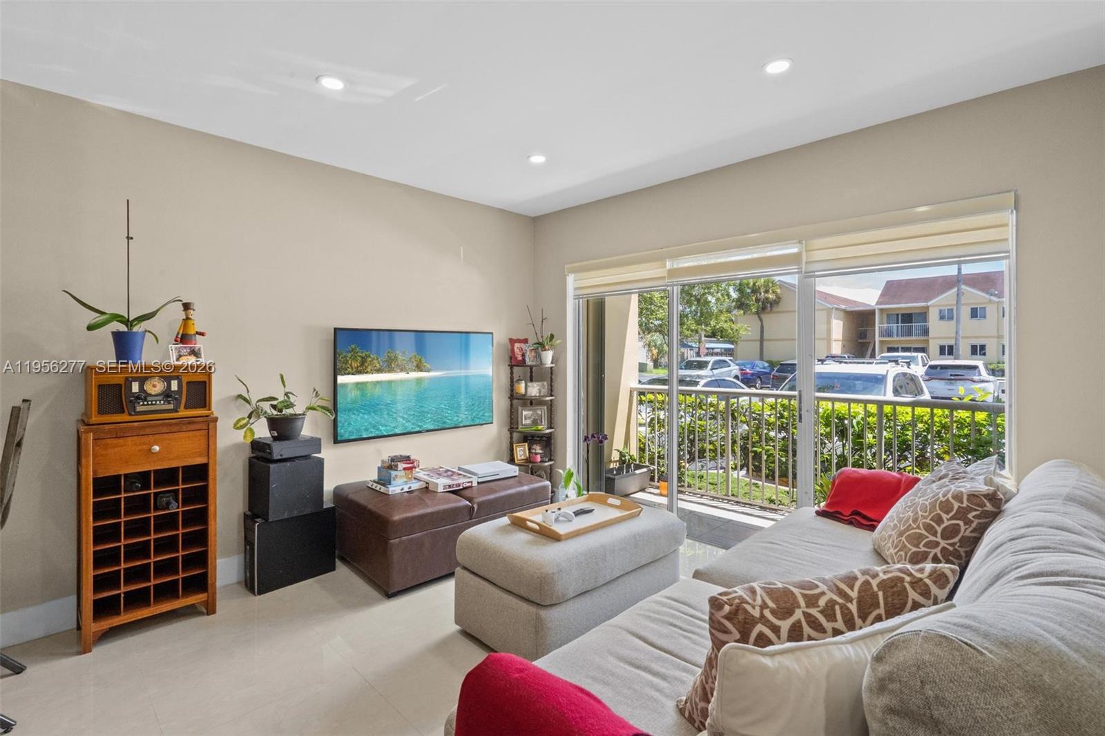 WILLOW WALK OF KENDALL CO - Residential