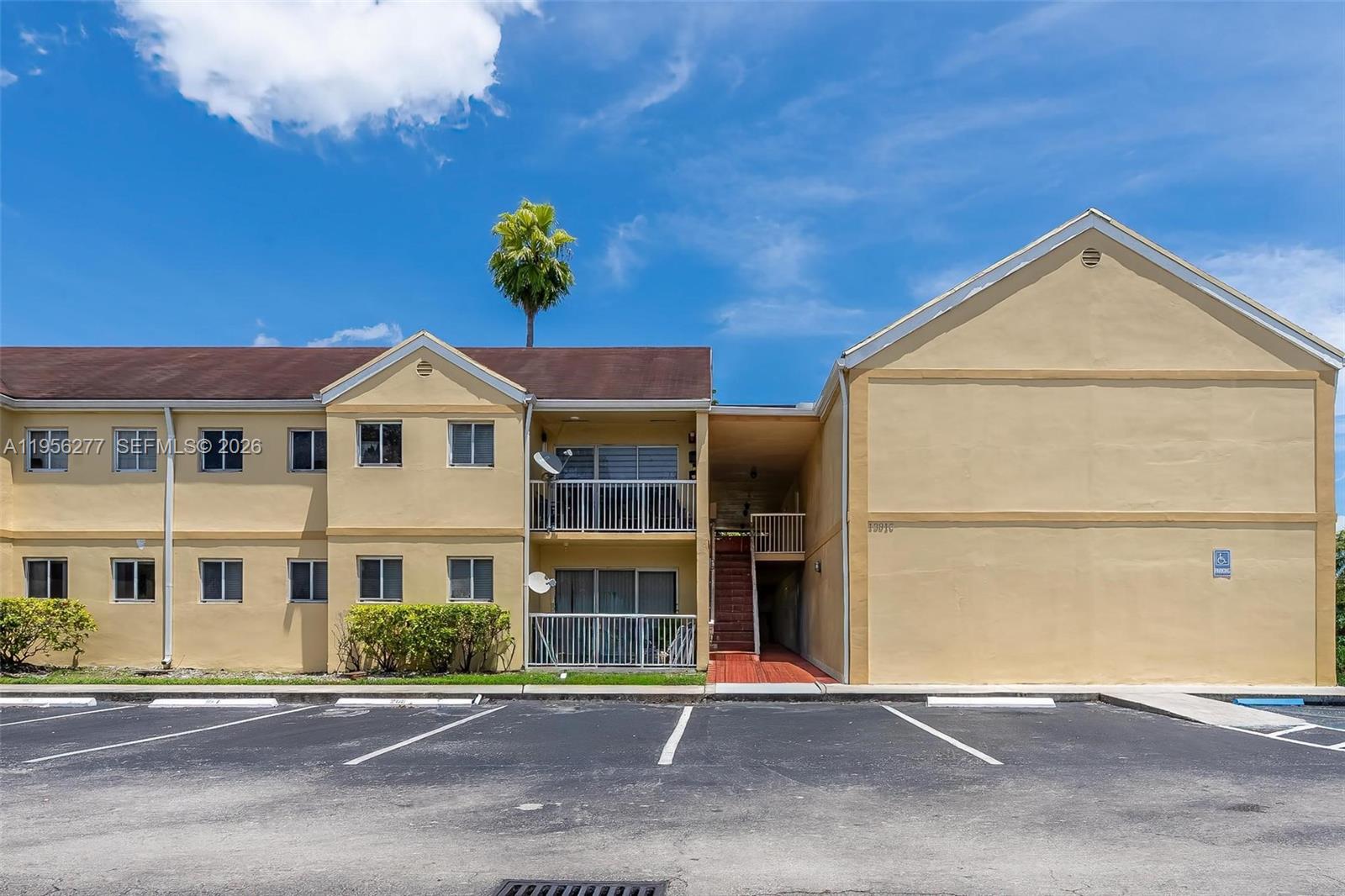 WILLOW WALK OF KENDALL CO - Residential