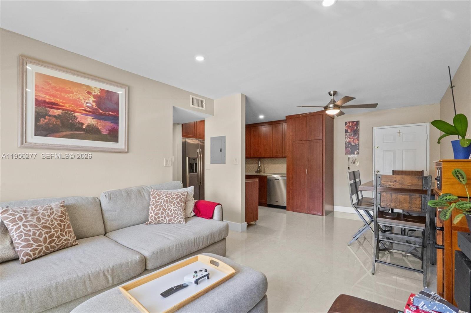 WILLOW WALK OF KENDALL CO - Residential