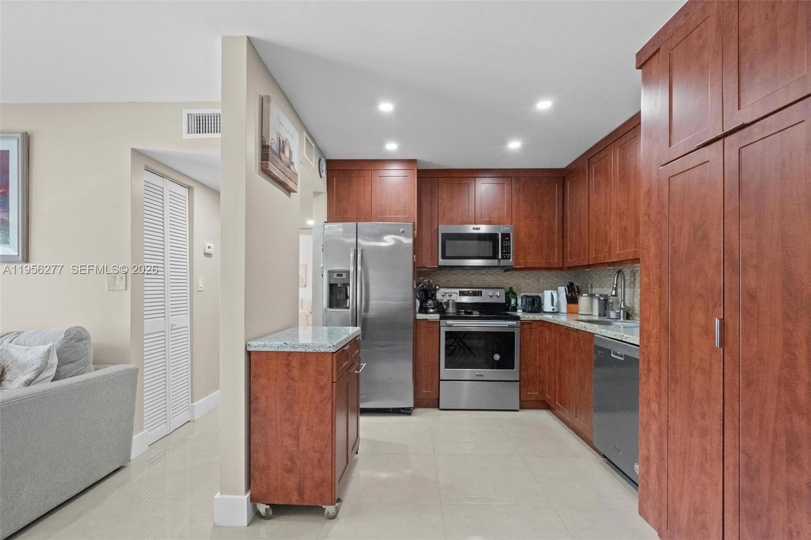 WILLOW WALK OF KENDALL CO - Residential