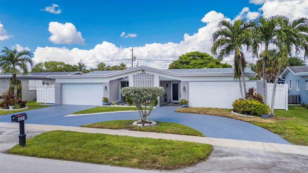 Photo of 9201 NW 21st Mnr, Sunrise, FL 33322 (MLS # A11890817)