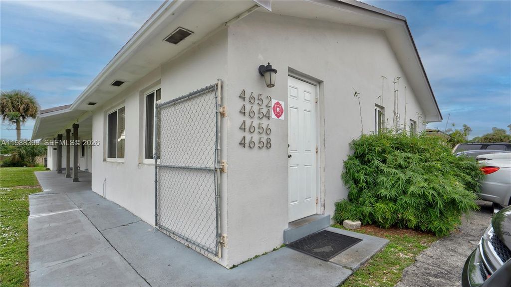 Photo of 4658 Myla Ln #4658, West Palm Beach, FL 33417 (MLS # A11988396)