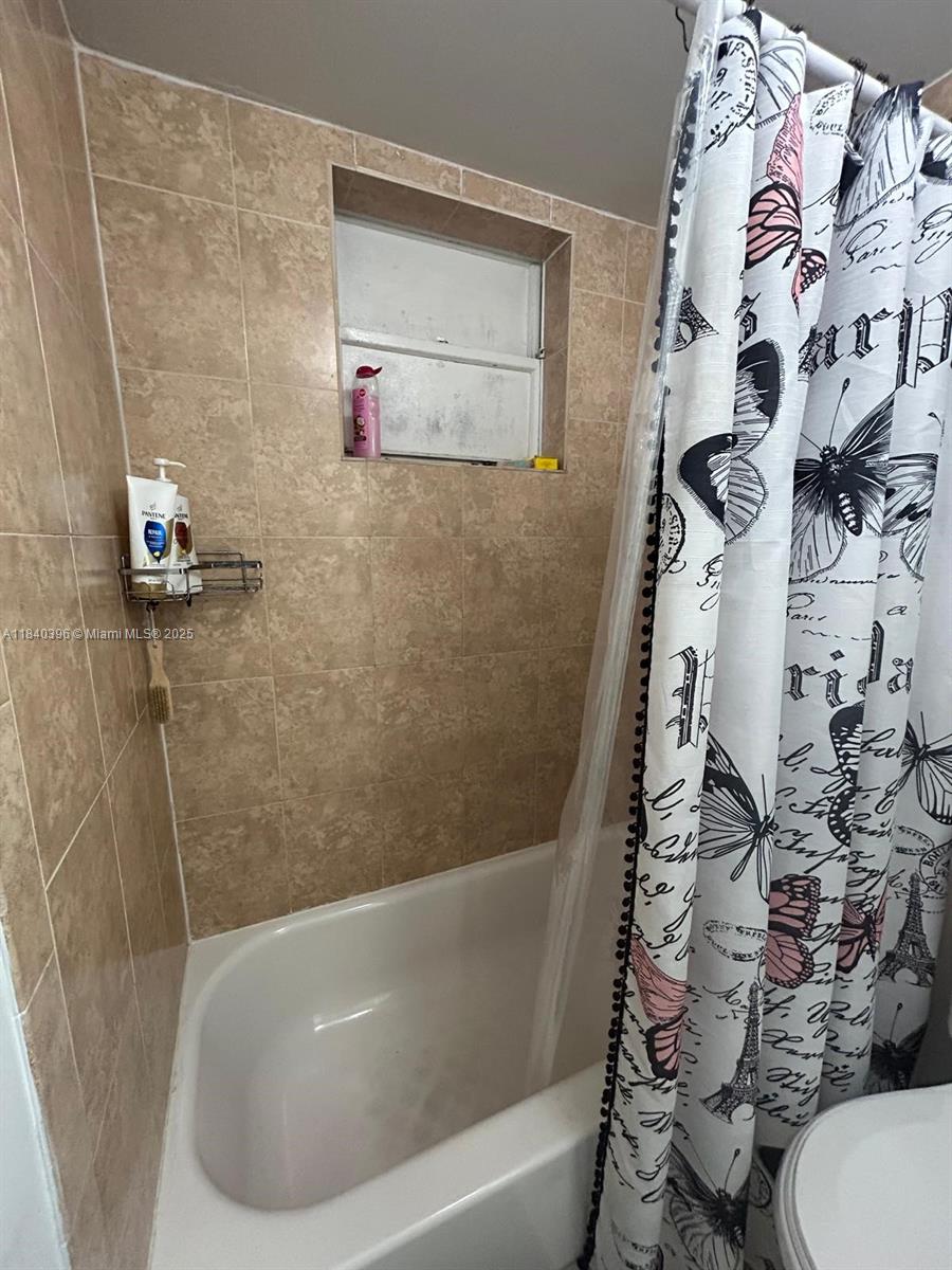 1100 NE 1st Ct 104