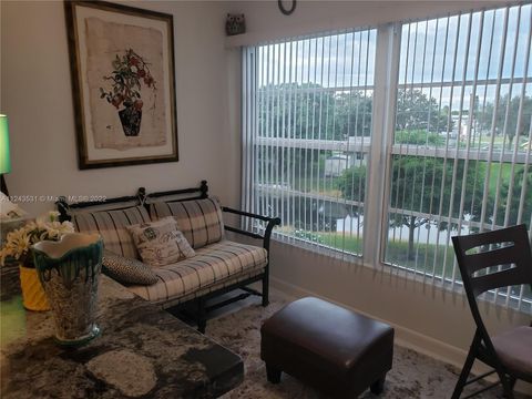 A home in Lauderdale Lakes