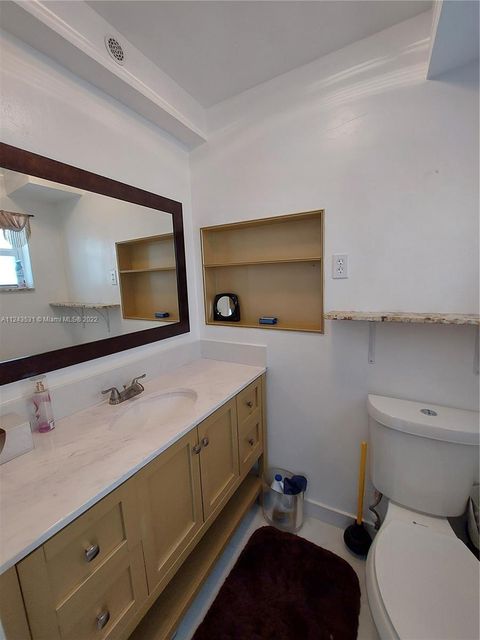 A home in Lauderdale Lakes