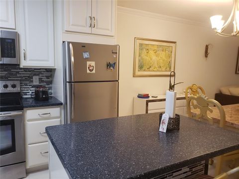 A home in Lauderdale Lakes