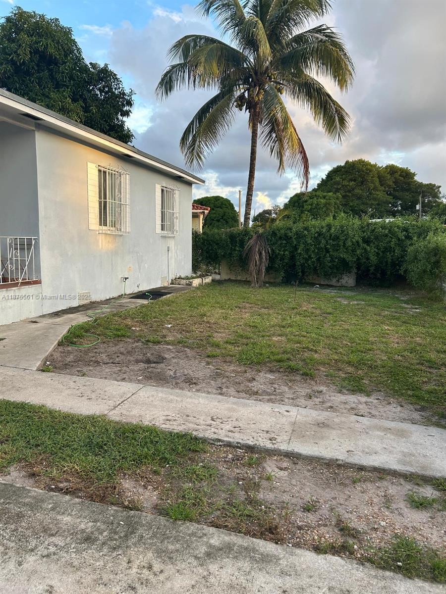 BROADMOOR MANOR - Residential