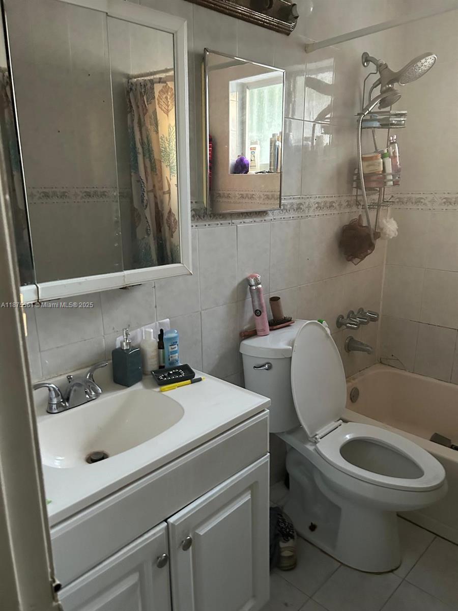 BROADMOOR MANOR - Residential