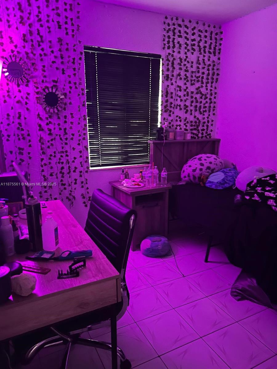 BROADMOOR MANOR - Residential