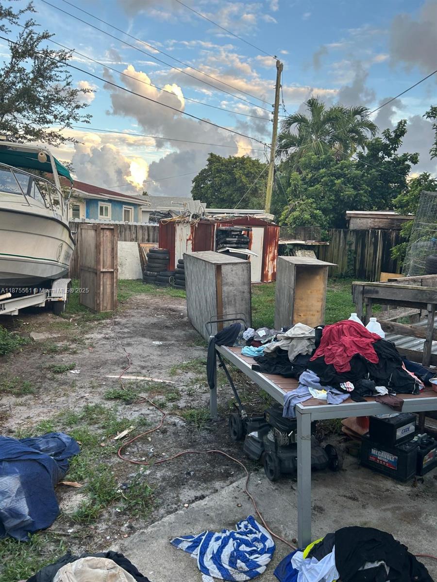 BROADMOOR MANOR - Residential