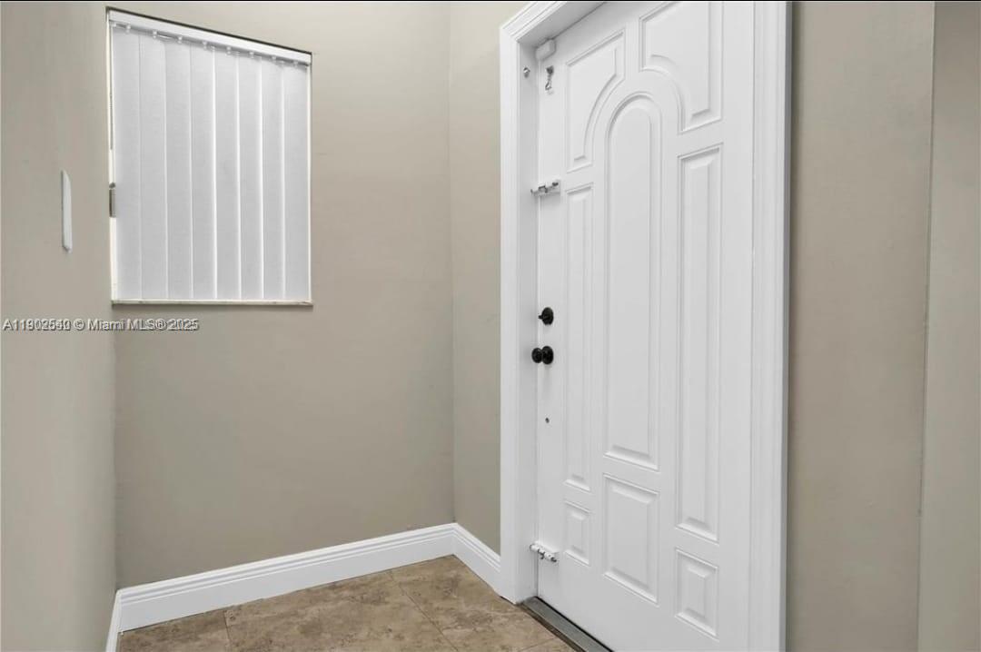 TWIN CHALETS AT INTL GARD - Residential