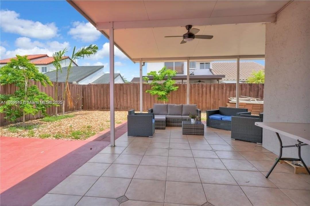 TWIN CHALETS AT INTL GARD - Residential