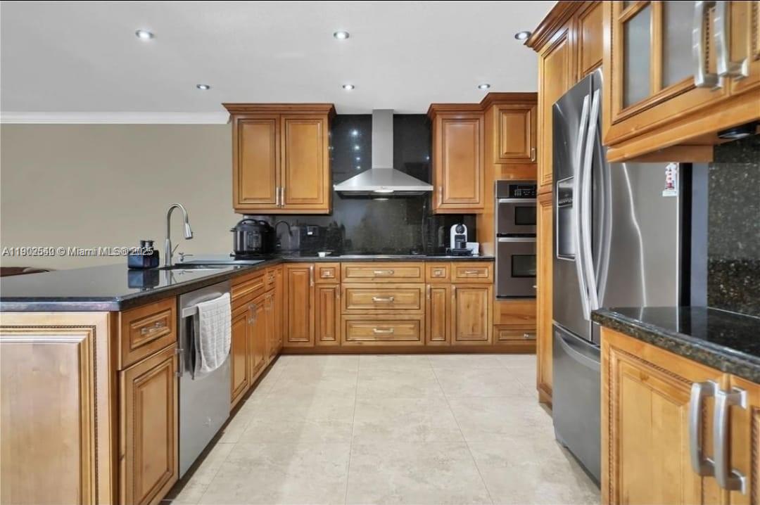 TWIN CHALETS AT INTL GARD - Residential