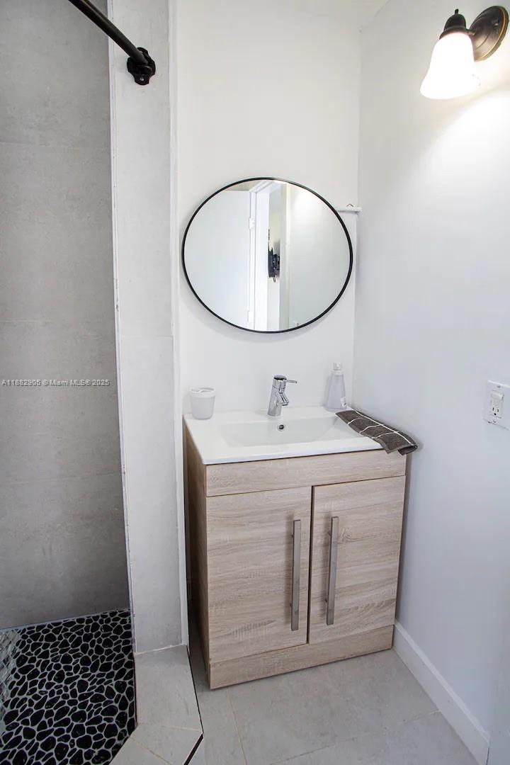 CITY OF MIAMI SOUTH - Residential Lease