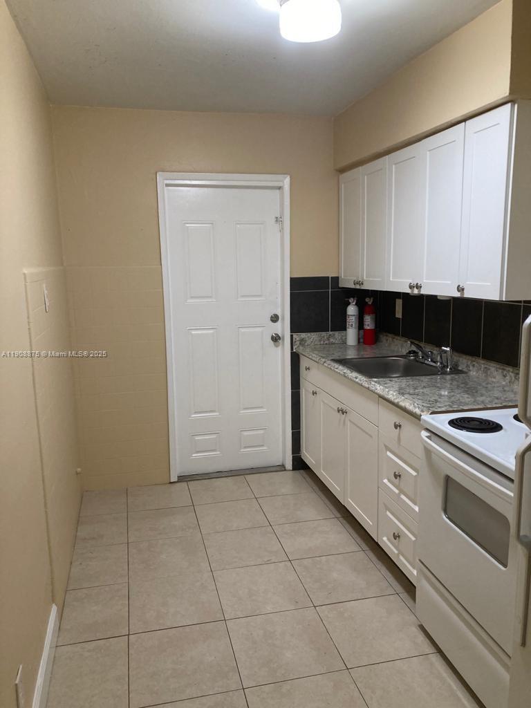 EVERGLADE LAND SALES CO - Residential Lease