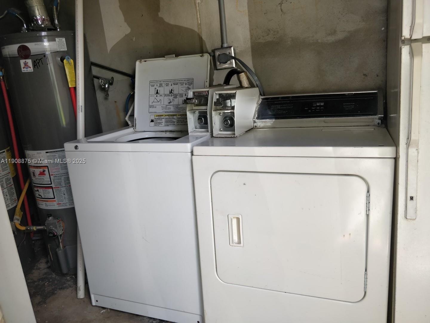 EVERGLADE LAND SALES CO - Residential Lease