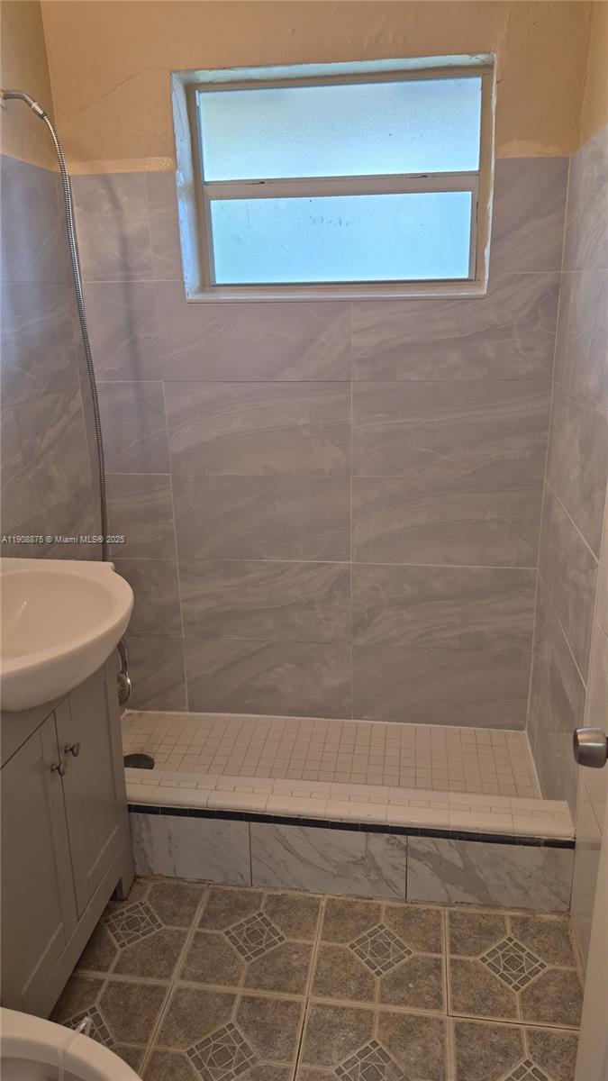 EVERGLADE LAND SALES CO - Residential Lease