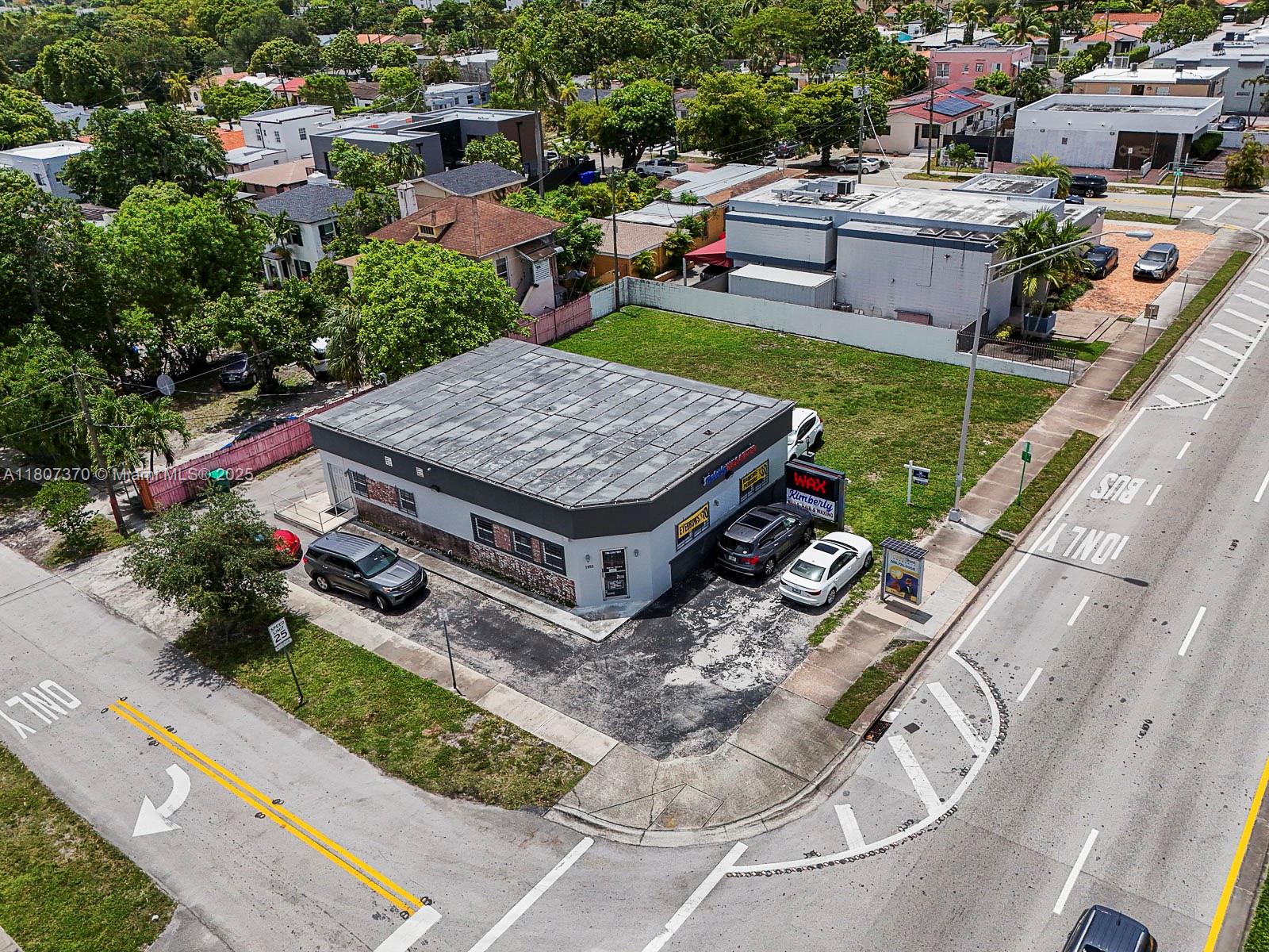 GRAPELAND PARK - Commercial Sale
