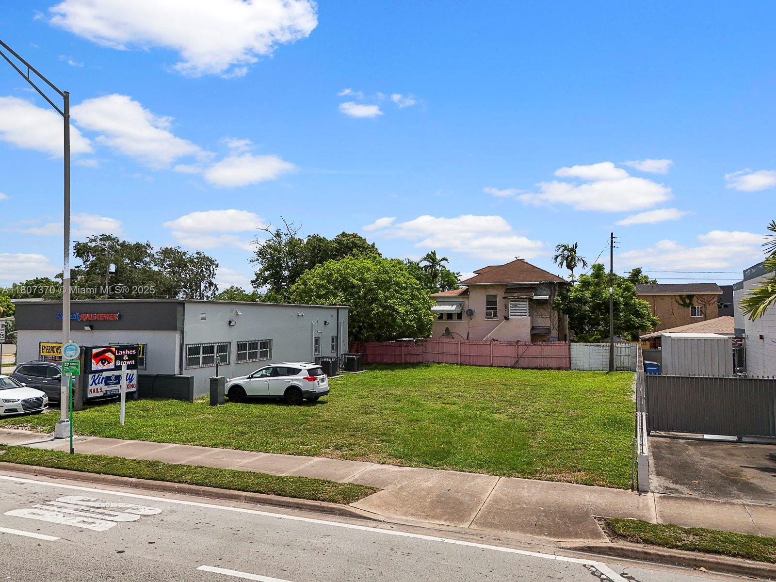 GRAPELAND PARK - Commercial Sale