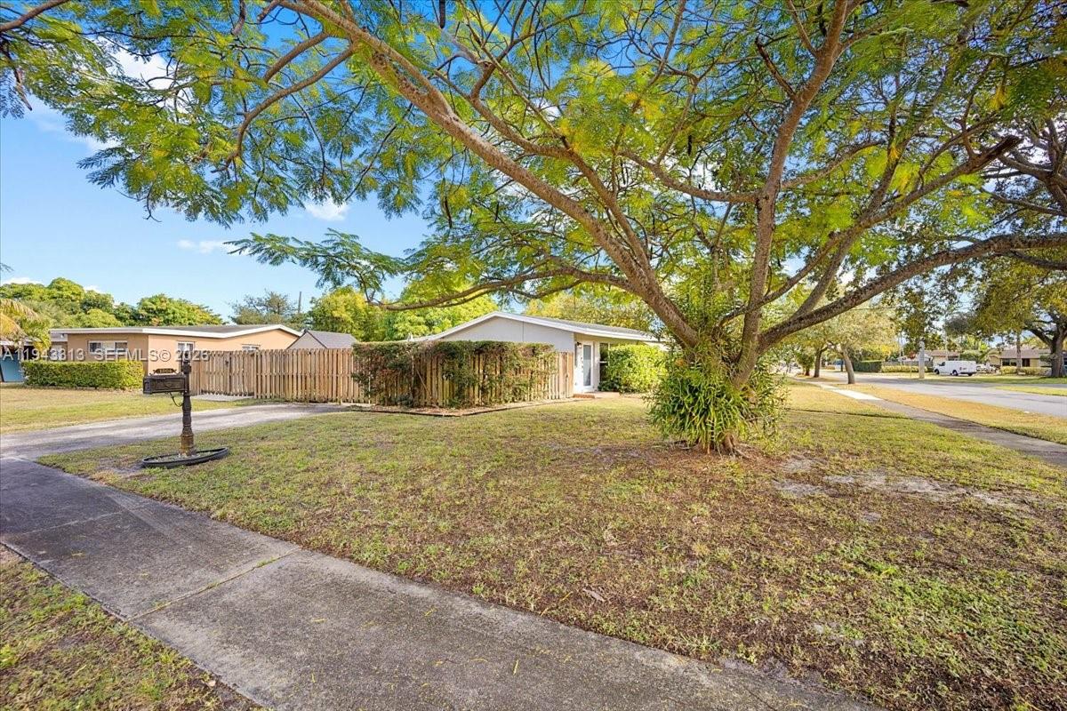 FAIRFAX BROLLIAR ADD SEC - Residential