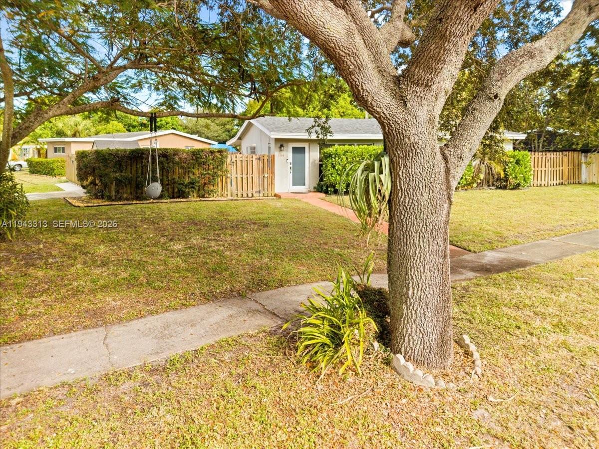 FAIRFAX BROLLIAR ADD SEC - Residential