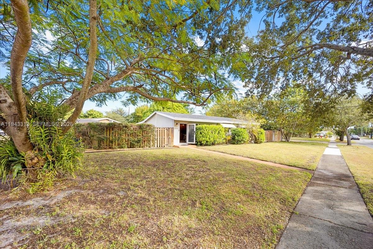 FAIRFAX BROLLIAR ADD SEC - Residential