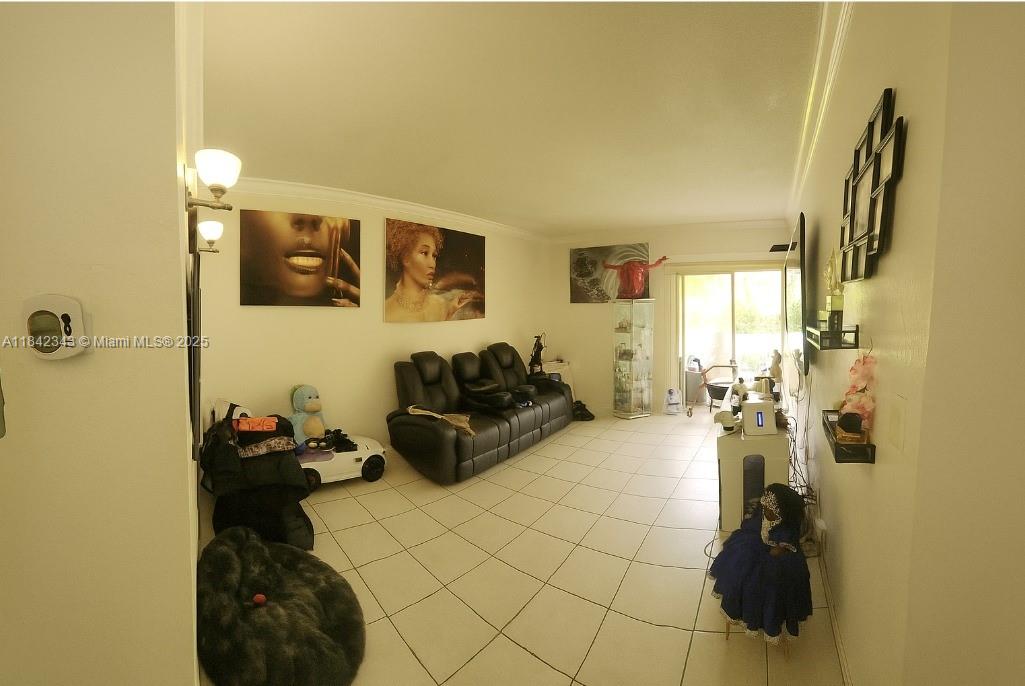 YOLANDA VILLAS CONDO - Residential