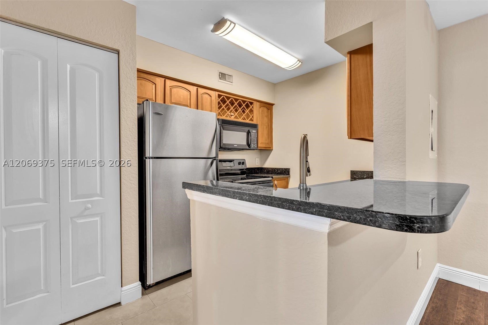 2850 N Oakland Forest Dr 208, Oakland Park FL 33309